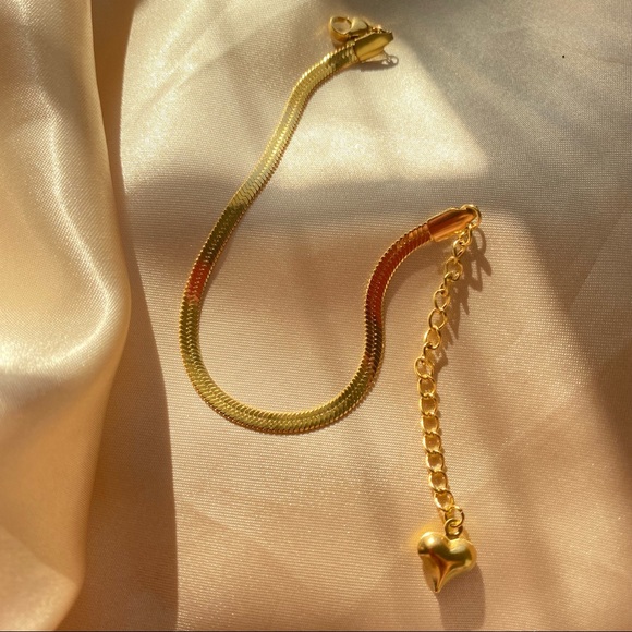 Heart Snake Chain Bracelet - Picture 2 of 7